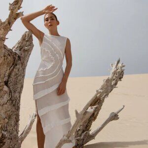 BRAND NEW White GEORGIA HARDINGE Opal Ruffled Plissé Jersey Maxi Dress, Medium